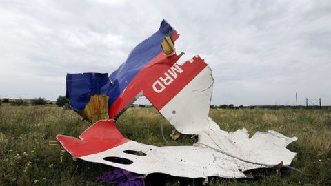 Trozo del avin de Malaysia Airlines MH17 en Shaktarsk, al este de Ucrania