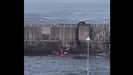 As� fue el angustioso rescate de dos j�venes que cayeron al mar golpeados por una ola en Luarca