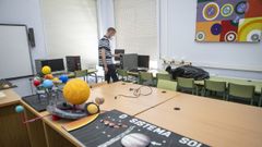 �Adi�s al aula de ordenadores�. En el mayor colegio de primaria de Ribeira, O Grupo, tendr�n que prescindir de las estancias destinadas a Inform�tica y a M�sica para habilitar dos desdobles