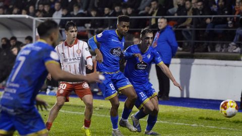 Jerin y Aranzabe ante los jugadores del Girona