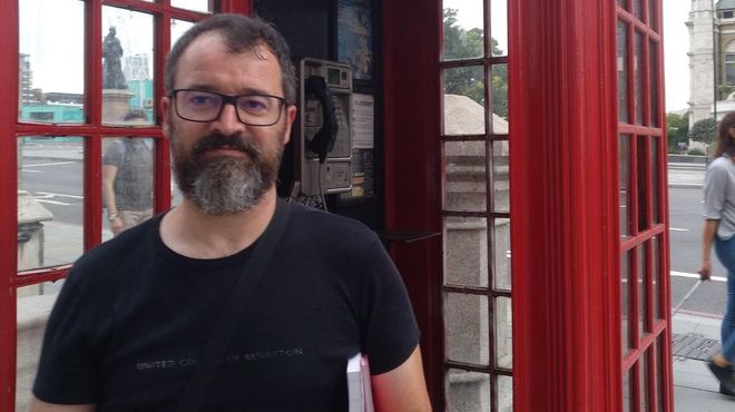 Carlos Alonso V�zquez es licenciado en Qu�mica y lleva casi cuatro a�os trabajando en Suiza