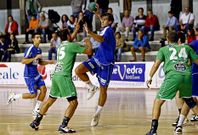 V�ctor Rodr�guez, durante un lance del partido del pasado s�bado en el Municipal.