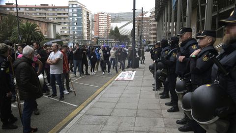 Protesta en Oviedo de ganaderos y agricultores