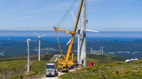 Trabajos de repotenciaci&oacute;n del parque e&oacute;lico de Naturgy en Vimianzo