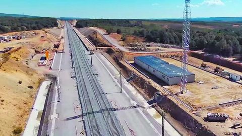 Imagen de las obras del AVE y de la estacin de Otero de Sanabria, en Zamora