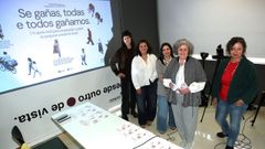 Participaron en la presentaci�n del proyecto �Emprende-co Pobra�: Paola Sight, encargada de la identidad visual; Marta Rodr�guez, ideadora del plan de difusi�n; Sara S�nchez y Amparo Cerecedo, t�cnica y concejala de Promoci�n Econ�mica; y F�tima Rodr�guez, responsable del coworking local