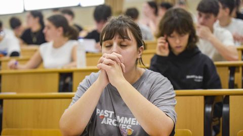 Primer examen de selectividad en el campus de Pontevedra