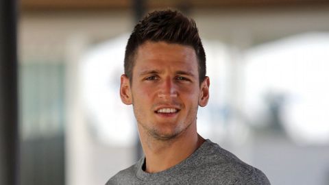 Radoja. Centrocampista