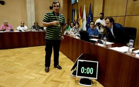 El edil nacionalista Xavier R�os tom� posesi�n en una sesi�n que estrenaba control de tiempos.
