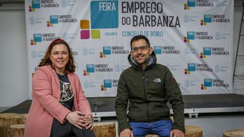 Natalia Carou y César Cortiñas han sido los encargados de organizar esta segunda feria laboral de Boiro