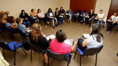 Imagen de un curso en el centro social.