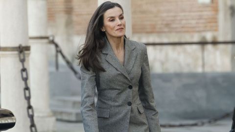 La reina Letizia, a su llegada a Alcal� de Henares