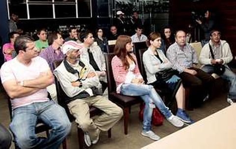 Los afectados se reunieron el s�bado en un bar de Bu�o para determinar las medidas a adoptar.