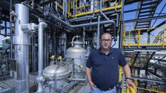 David Rodr�guez Rodr�guez, en las instalaciones de PMA en A Laracha