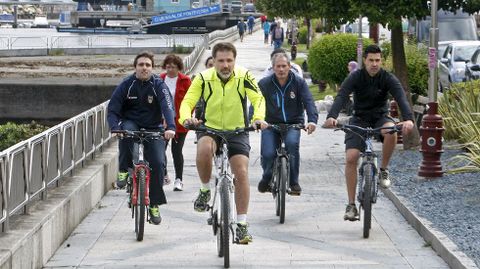 El cabeza de lista se comprometió a triplicar los cerca de 5 kilómetros de carriles bici que existen en la actualidad en Pontevedra.