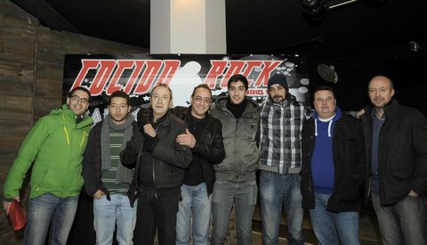 M�sicos de las distintas formaciones participaron ayer en la presentaci�n del Cocido Rock. 