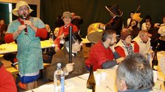 En Manzaneda no hubo desfile, pero s� una animada comida