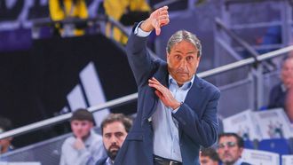 Luis Casimiro, primer entrenador del Breog�n, durante la victoria lucense contra el Real Madrid (97-101) en el Movistar Arena de Madrid en la jornada 30 de la Liga Endesa 2025-2026