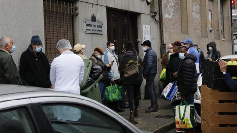 El comedor social de Critas reparte cada da una media de 400 raciones de comida. 