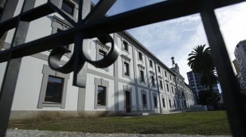 VISTAS DE LA ANTIGUA FBRICA DE TABACOS Y ACTUAL AUDIENCIA PROVINCIAL DE A CORUA. JUZGADOS