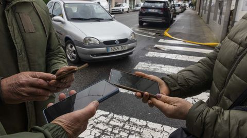 Varios usuarios de Ponteceso que se vieron afectados ya en varias ocasiones en lo que va de mes