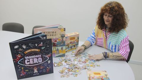 Rena Ortega con sus nuevas publicaciones y el puzle basado en su libro ilustrado sobre el Cami�o