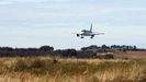 Avi�n de Aer Lingus aterrizando en Lavacolla, que cerrar� por obras en abril y motivar� el traslado de varias aerol�neas a Alvedro