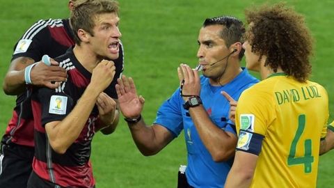 �Chiquimarco� durante la semifinal entre Brasil y Alemania del Mundial 2004