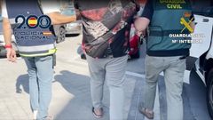 Uno de los arrestos realizados en la operaci�n conjunta en varias localidades, entre ellas O Carballi�o