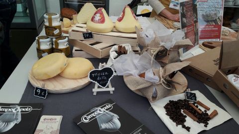 Quesos de la Cooperativa Campo Capela, en una de las ferias en las que ha participado en los últimos años