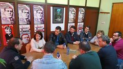 Pedro S�nchez rodeado de Mar�a Luisa Carcedo, Enrique Fern�ndez, alcalde de San mart�n; Adriana Lastra y el l�der del Soma, Jos� Luis Alperi.Pedro S�nchez rodeado de Mar�a Luisa Carcedo, Enrique Fern�ndez, alcalde de San mart�n; Adriana Lastra y el l�der del Soma, Jos� Luis Alperi