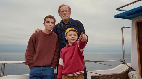 Bill Nighy interpreta al abuelo en&nbsp;&laquo;500 Miles&raquo;.