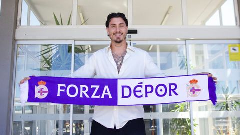 Gim�nez, a su llegada a Coru�a