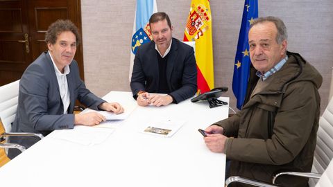 Reunin del conselleiro de Cultura, Lpz Campos, con el alcalde de O Carballio, Francisco Fumega.