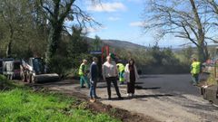 Para supervisar los avances, se acercaron a Tapia el alcalde, Jos� Manuel L�pez Varela, y los concejales Pablo Camb�n y Patricia Bello