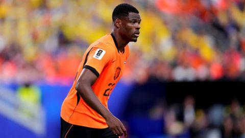 Denzel Dumfries, durante un partido en el Mundial con Pa�ses Bajos