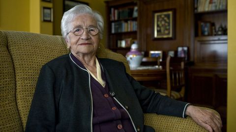 Carmen Barcia, 92 a�os. Naci� en Nar�n y vive en Ferrol. Arreglaba medias