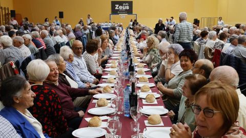 Comida de la tercera edad del Concello de Guitiriz