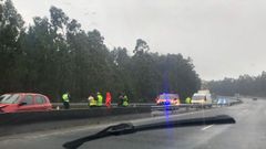 Una salida de v�a en la AG-11 a la altura de Palmeira provoc� la colisi�n de otro veh�culo