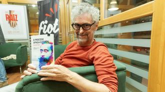 Paz�, durante o FIOT de Carballo, coa s�a obra �O proceso / Apaga o candil�