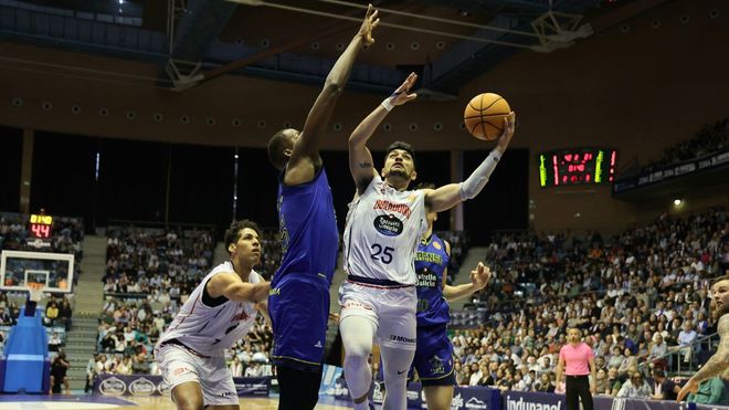 Quintela entra a canasta ante la oposici�n de Gill