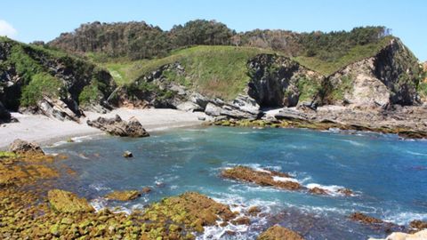 Playa de Pormenande, en El Franco