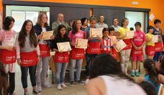 En Ponteceso ya despidieron hace unos d�as su curso de cocina infantil Pontechef con un divertido y sabroso concurso de reposter�a.