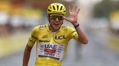 Tadej Pogacar celebra su quinto Tour de Francia en Par�s.