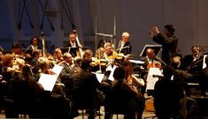 La Real Filharmon�a estren� ayer la obra �Auga Doce� en la Cidade da Cultura. 