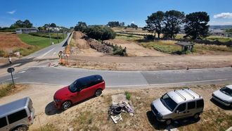Visa de la zona en la que se elimin� parte del muro de la f�brica de armas