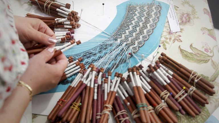 Las palilleiras de Adro Vello har�n una demostraci�n en la calle O Marino