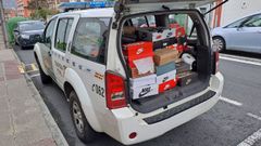 Coche con las prendas incautadas en Neda