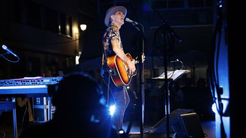 Concierto de  Mikel Erentxun en Ribeira