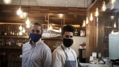 Dani Comensoli y Javier Lago, en el interior del restaurante �gape